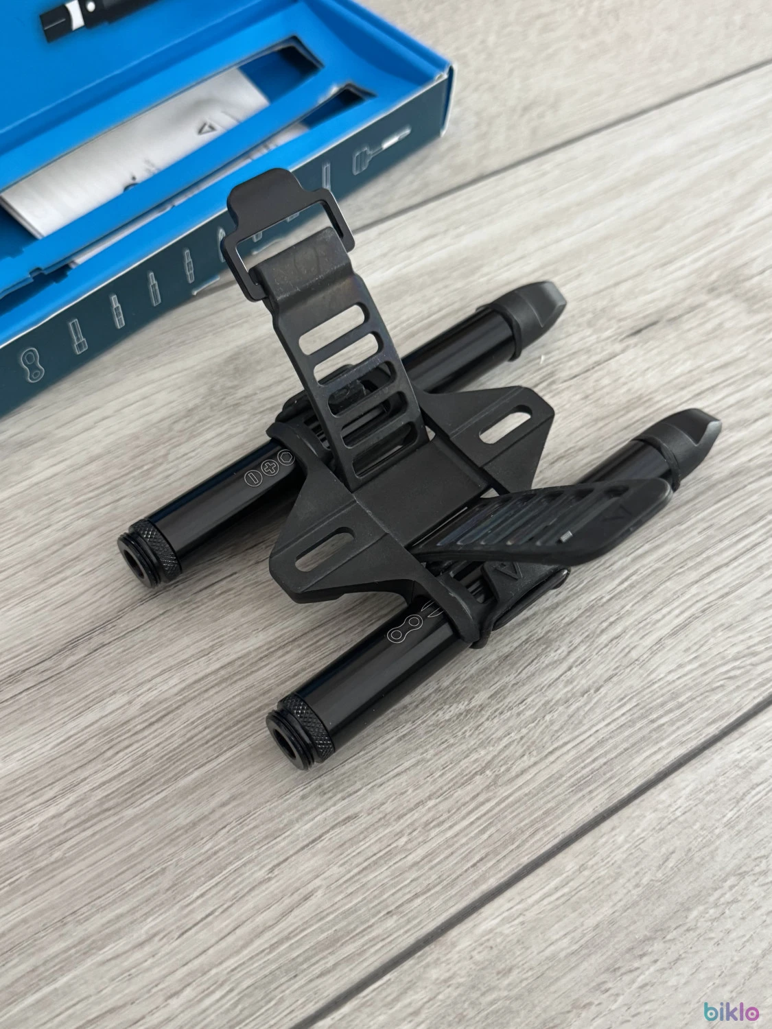 3. Set scule multi-tool ACID Husk 24