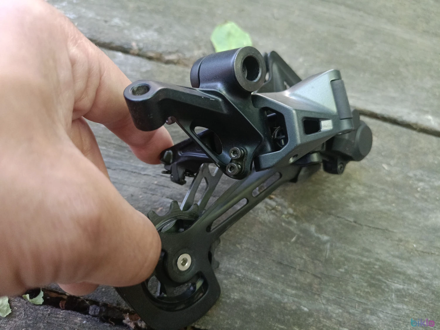 2. Schimbator / deraior spate Shimano SLX M 7100 12v.