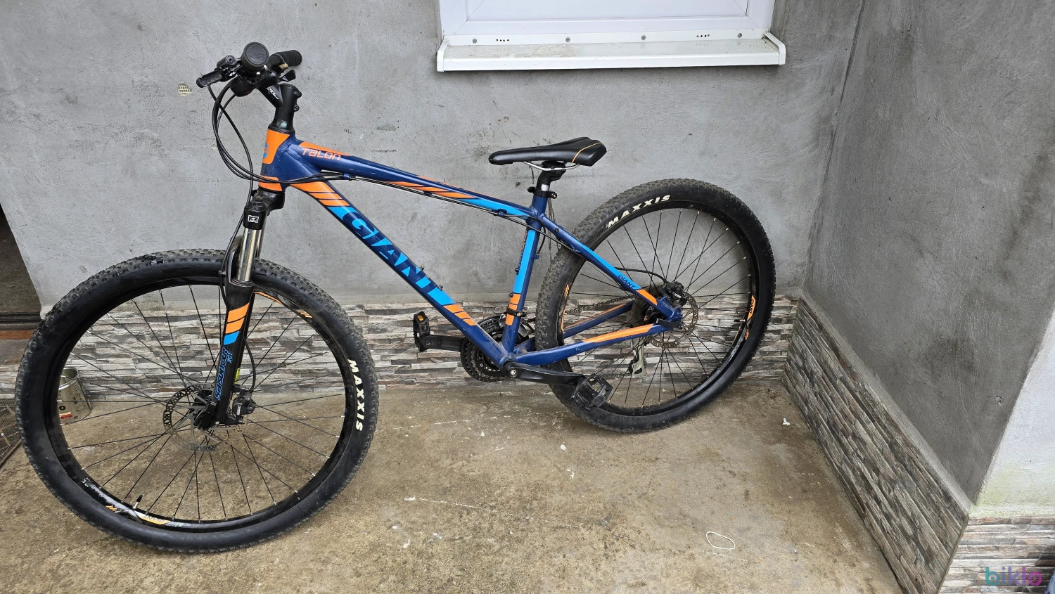 1. Vand bicicleta Giant Talon 4 marime M
