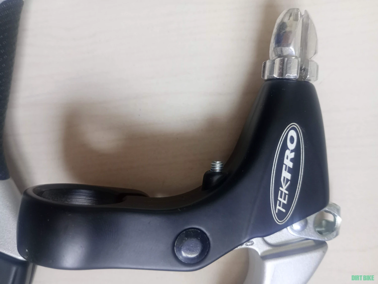 4. Set manete leviere frana pe cablu Tektro CL530 cu sonerie inclusa