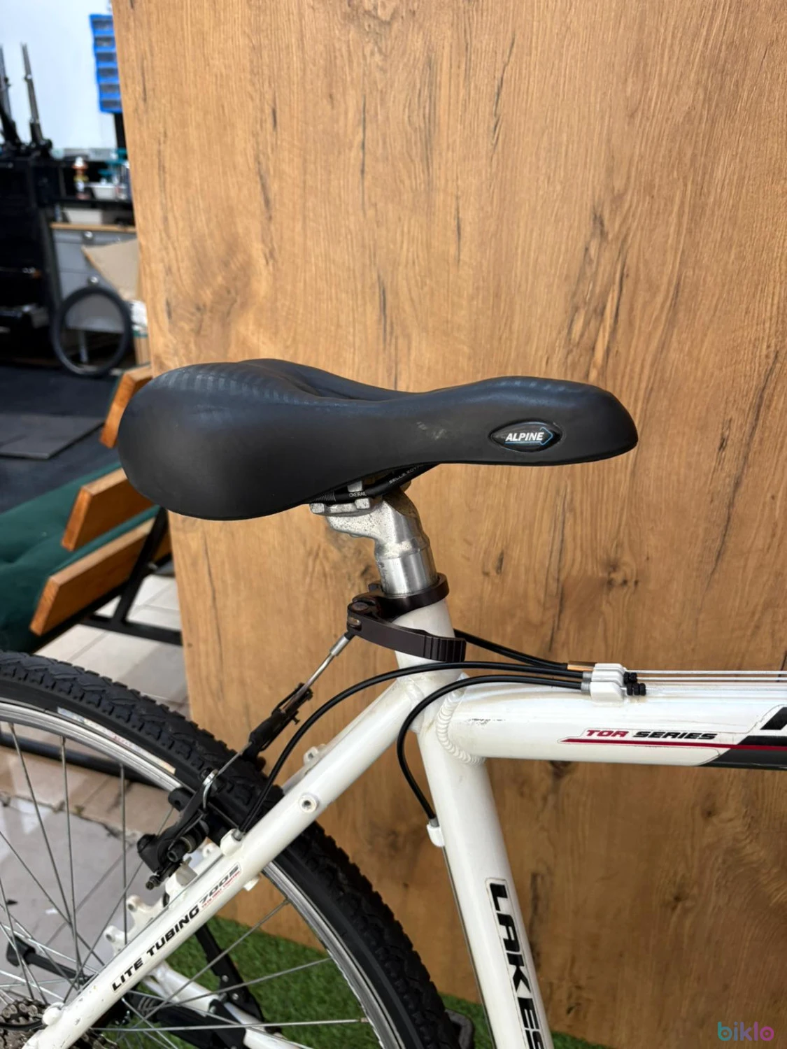 5. Bicicleta LAKES 28inch marime M