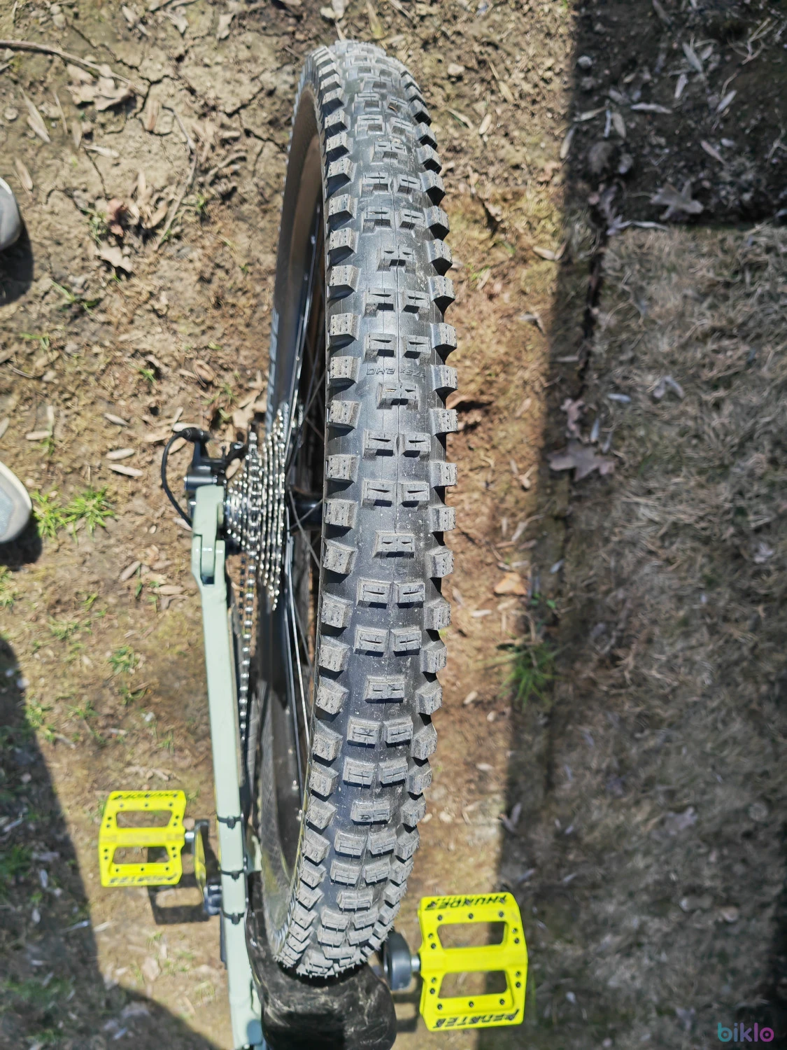 8. Commencal FRS FURIOUS modificat 11 viteze 200mm cursa fata/spate 27.5 frane MT5 4 pistoane
