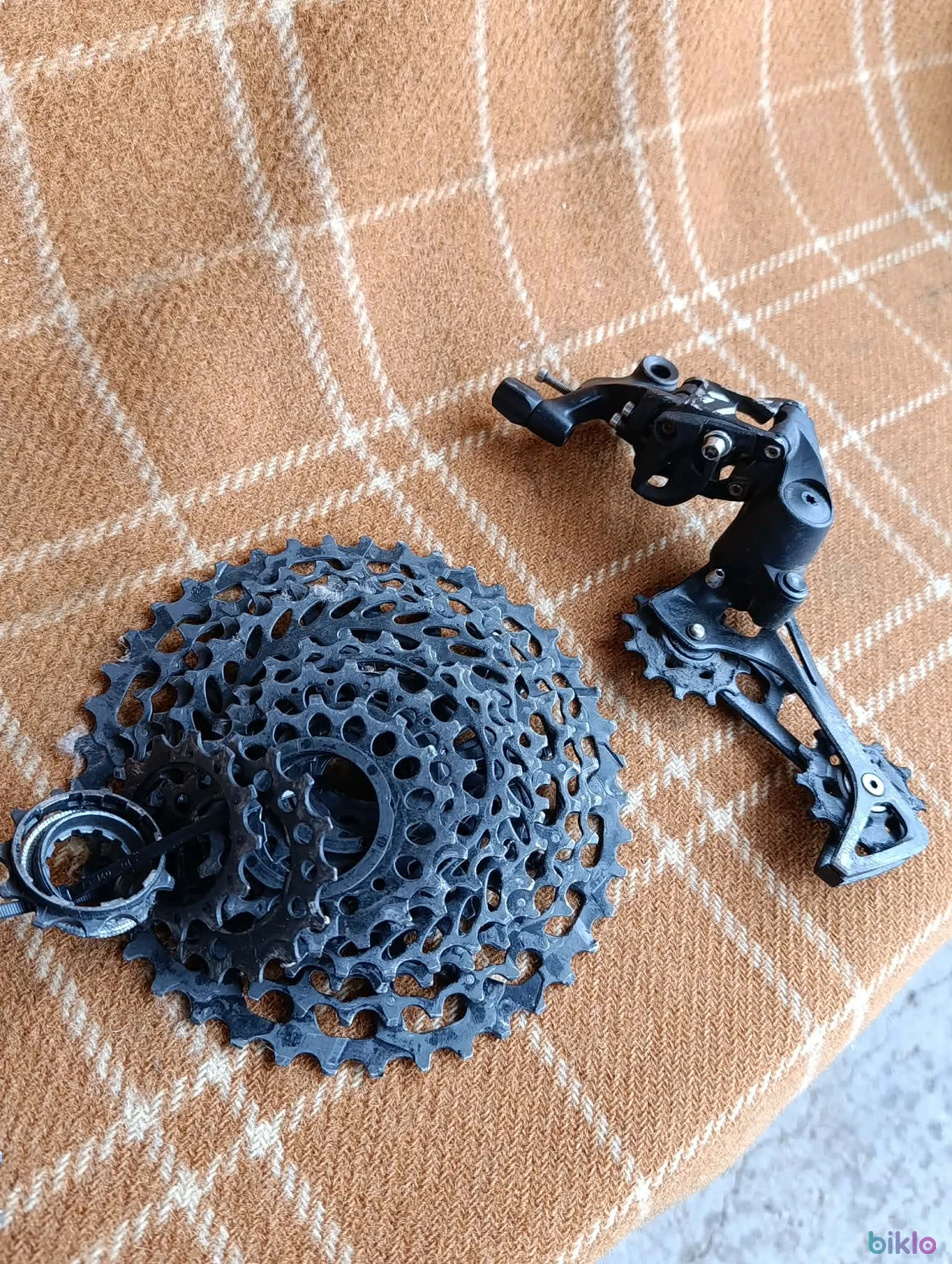 1. Group set Sram Apex si RIVAL