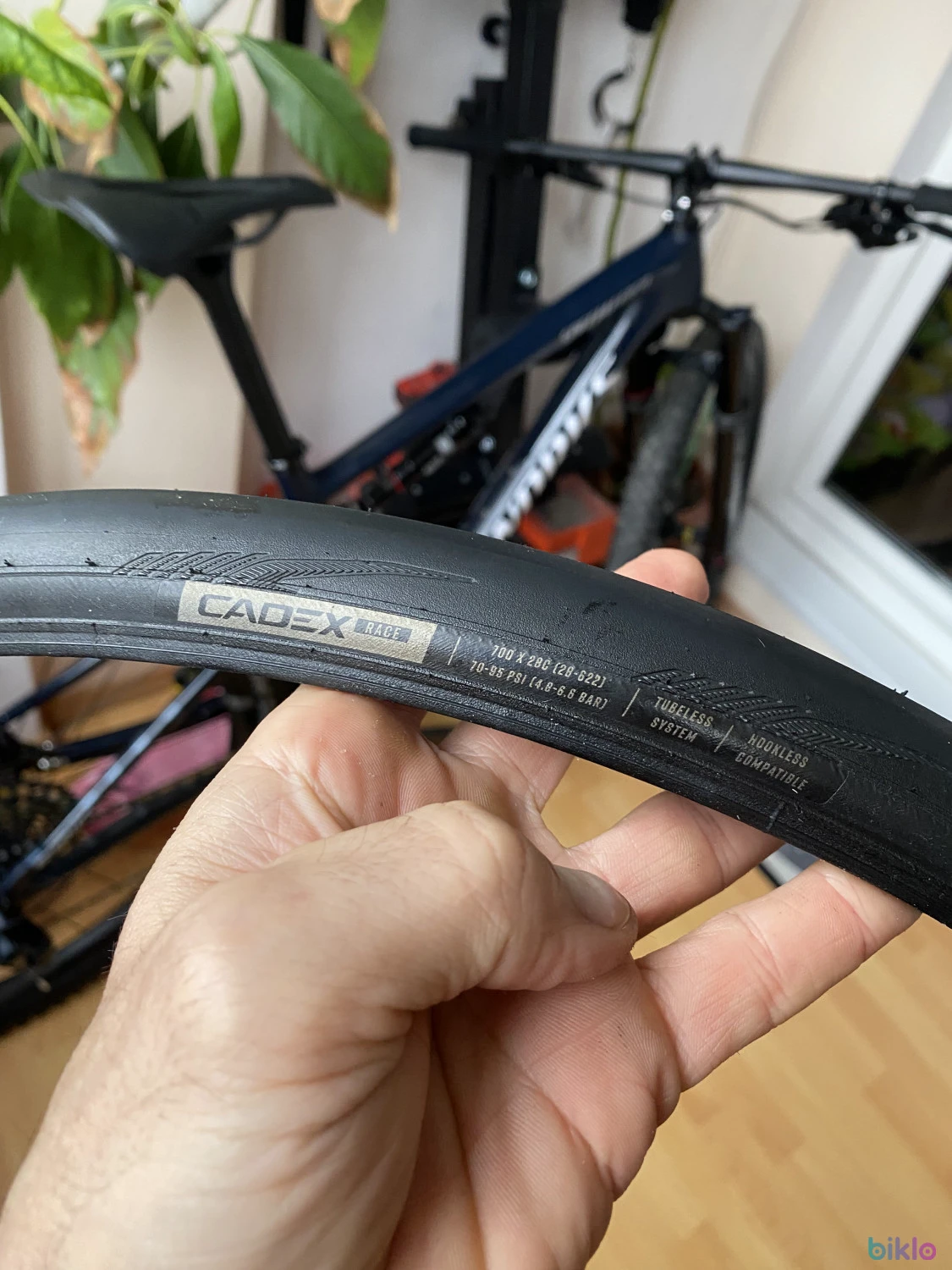 2. Cadex Race GC 28mm 700x28c