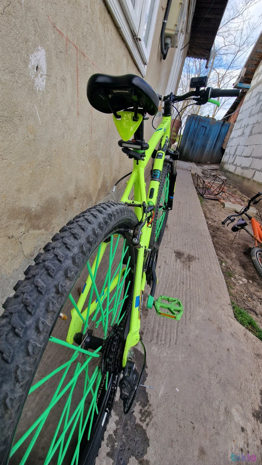 5. Rockrider st100