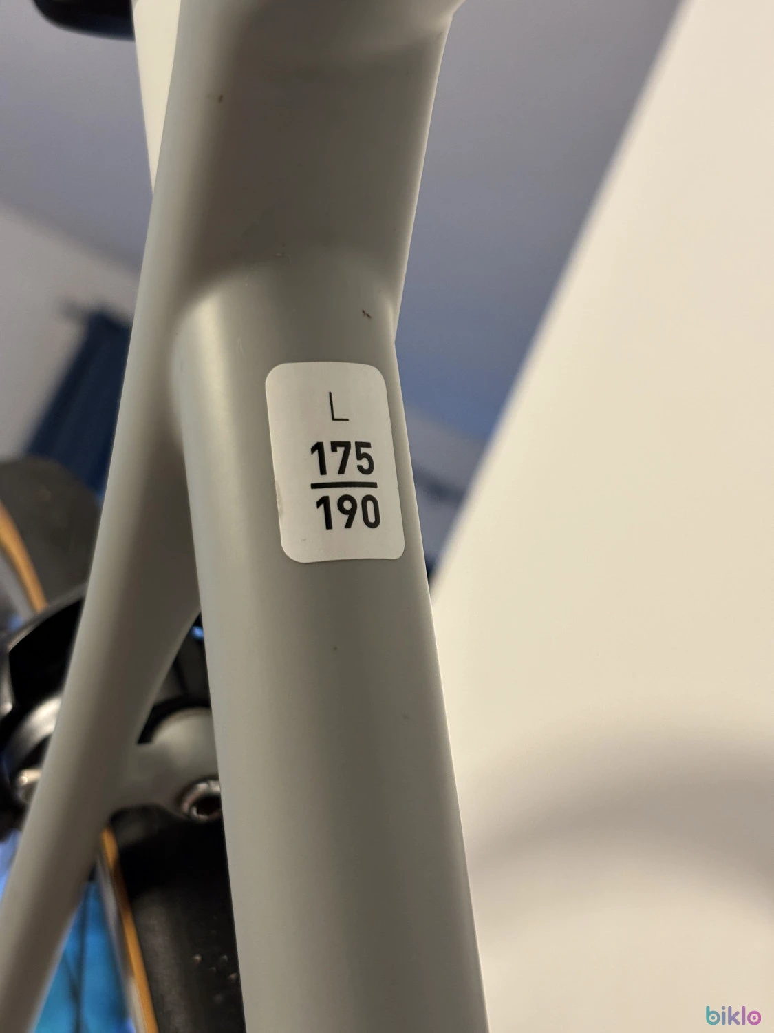 2. Vând Cursiera Carbon Ghost