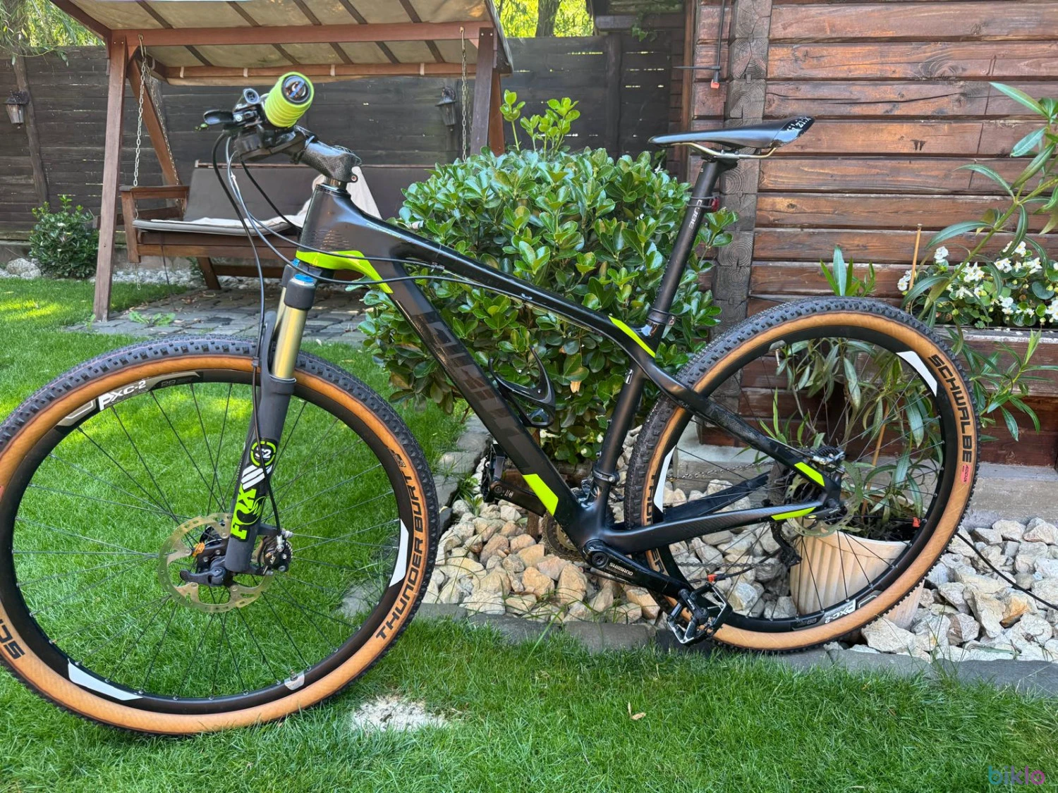 1. Bicicleta Giant Advanced 29" carbon