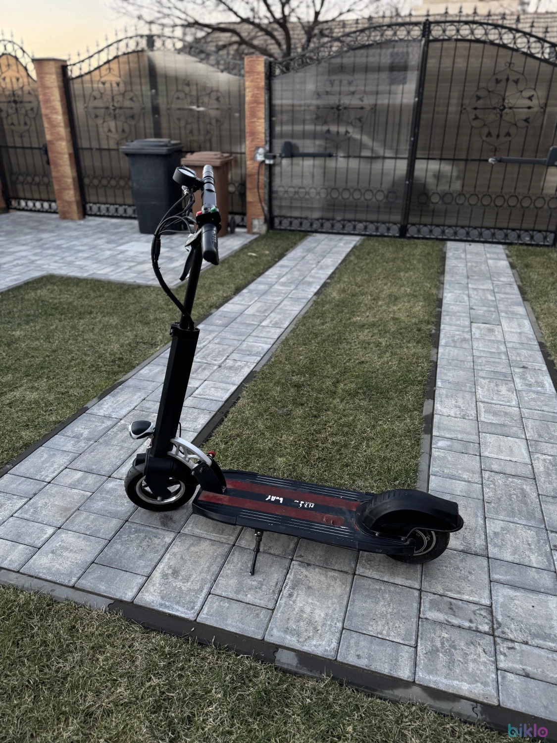 1. Vand Trotineta electrica Nova Vento Tr-e8