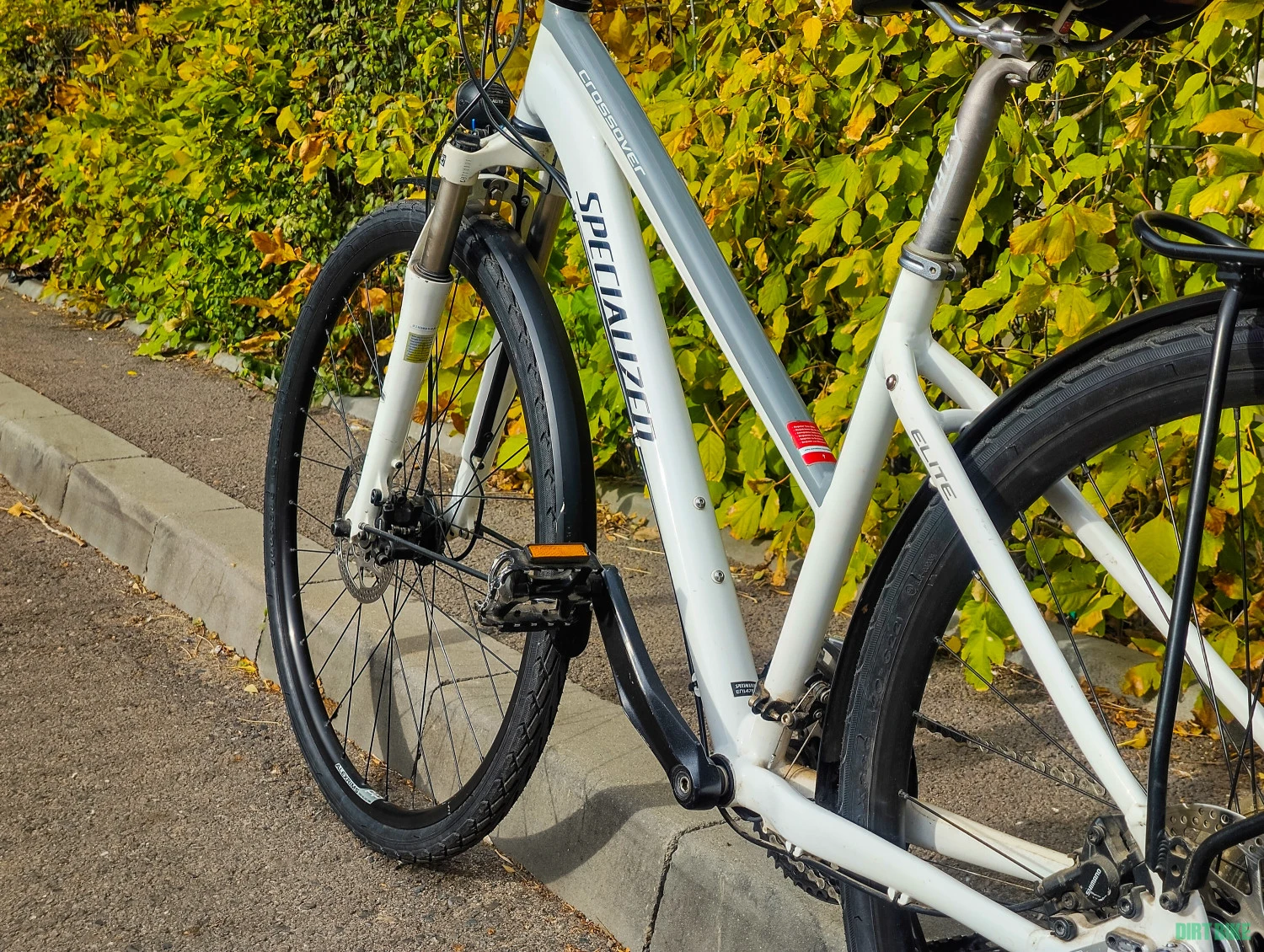 2. Bicicletă Trekking Specialized Crossover Elite