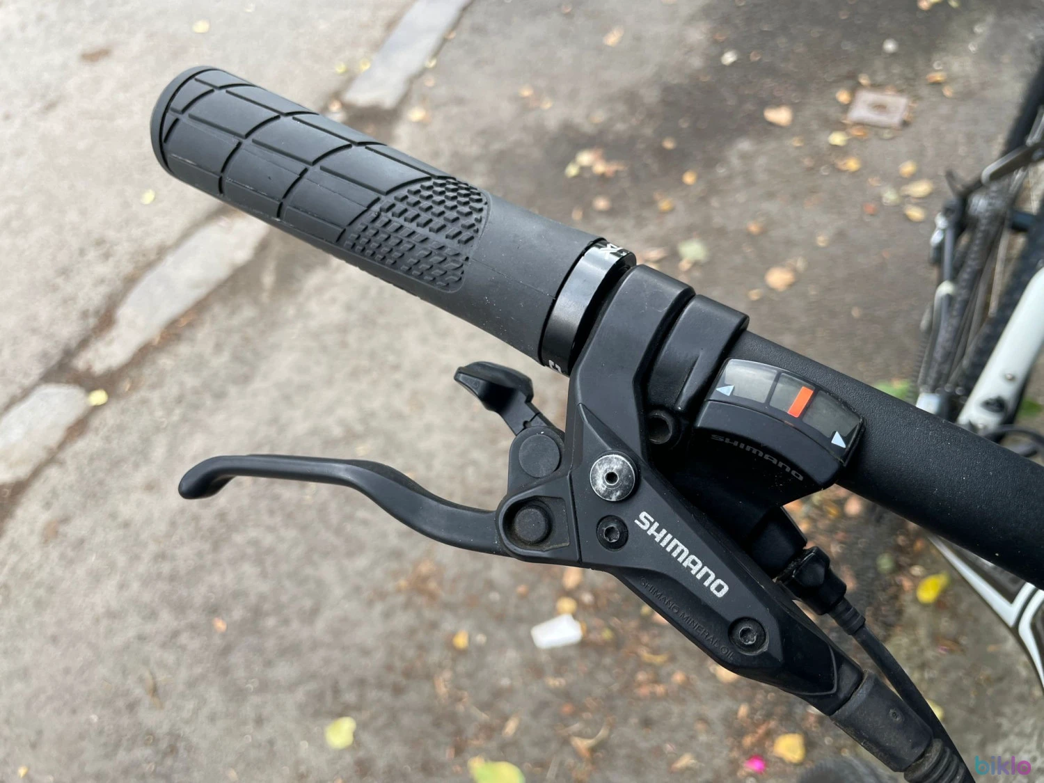 11. Specialized HardRock Sport Disc de 26”, mărime L
