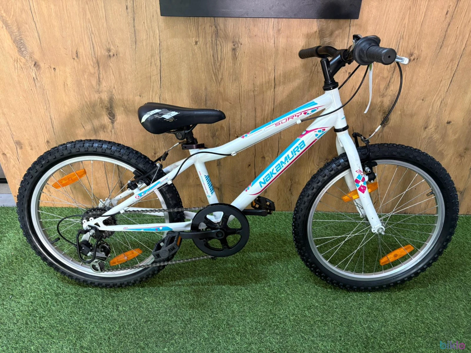 1. Bicicleta Nakamura cu roti pe 20'' schimbator Shimano