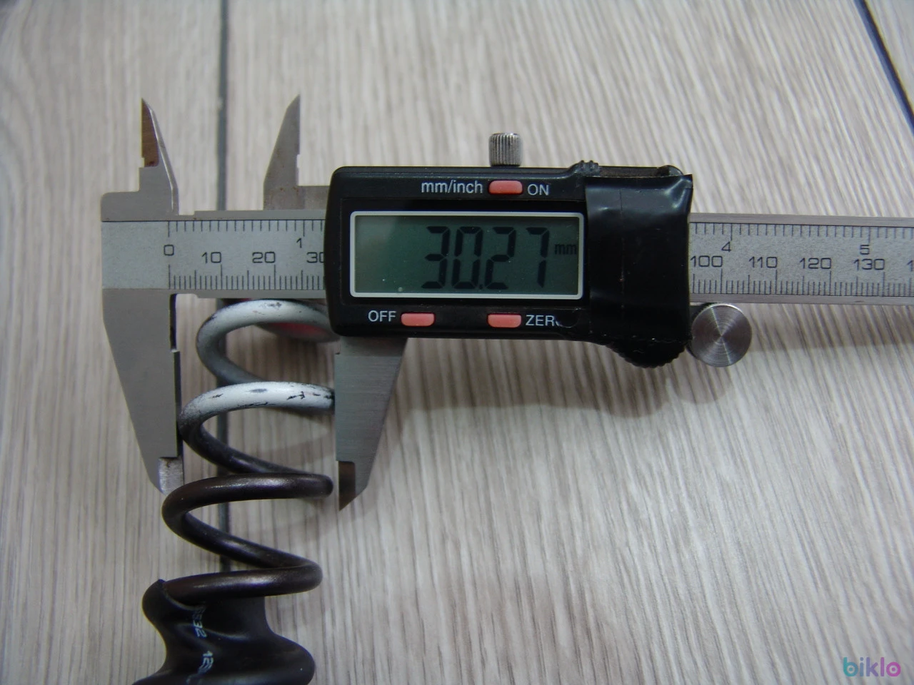 9. Piese furci RockShox 35 silver