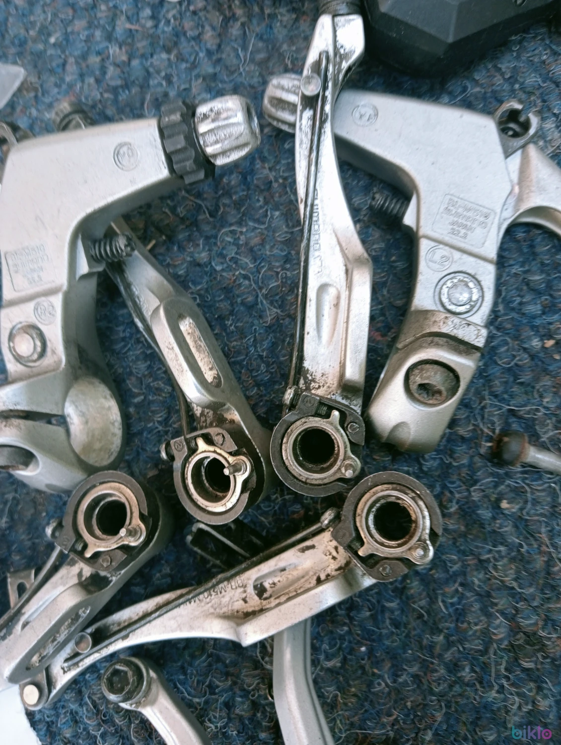 4. Maneta combo Shimano Deore schimbator 9 viteze si frana V - breake