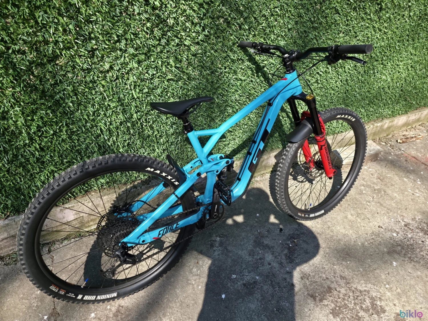 7. Vând bicicletă