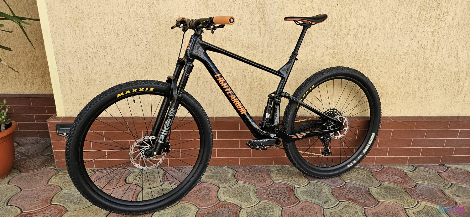 3. Lightcarbon LCF 919 - XC/ marathon (size L)