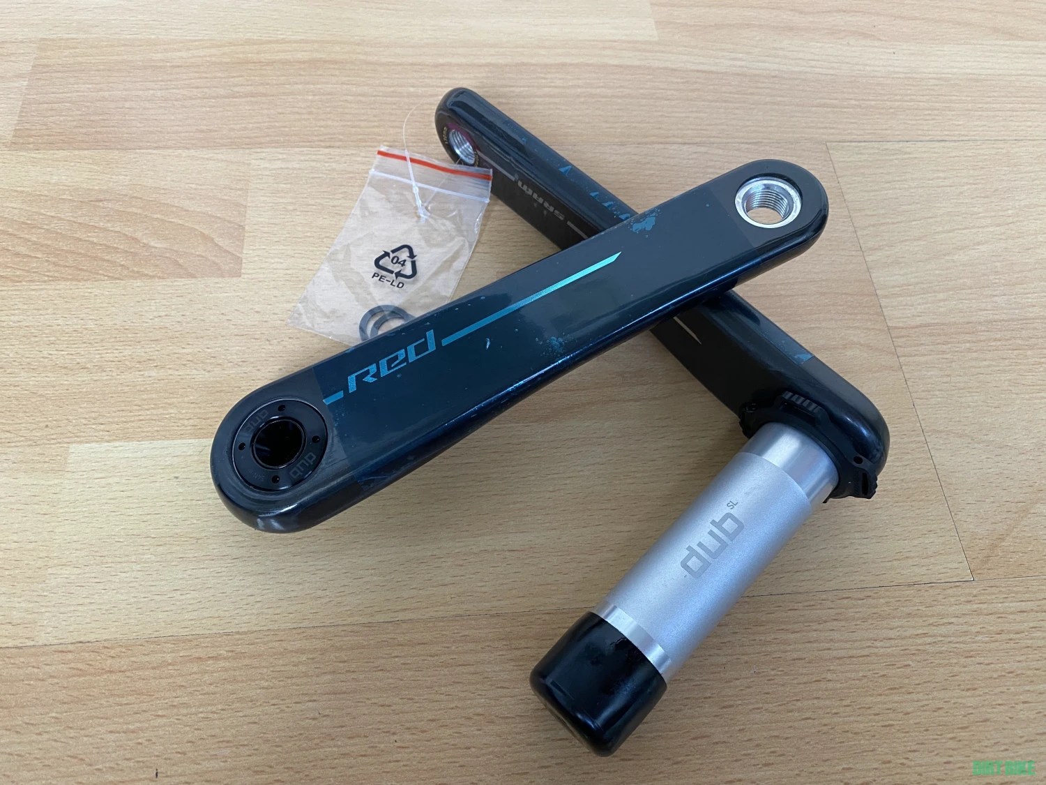 1. Sram Red AXS E1 DUB SL brate carbon