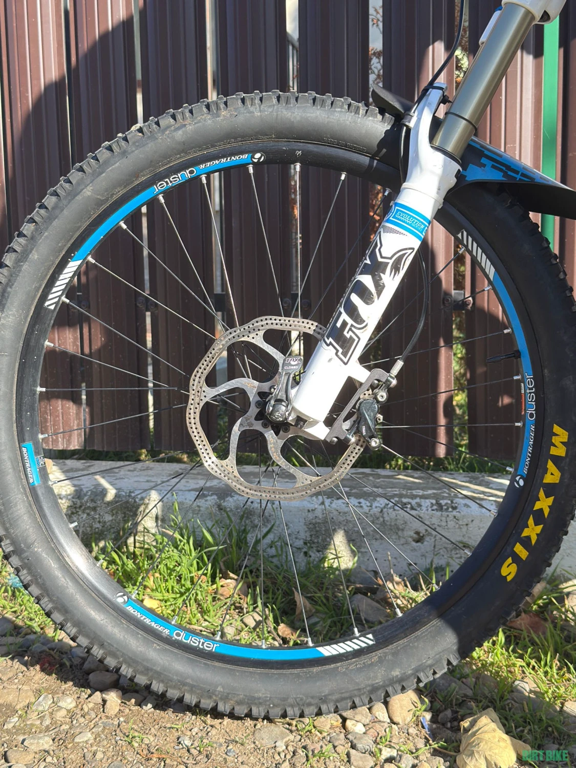13. Vand bicicleta Trek Slash 8 2013