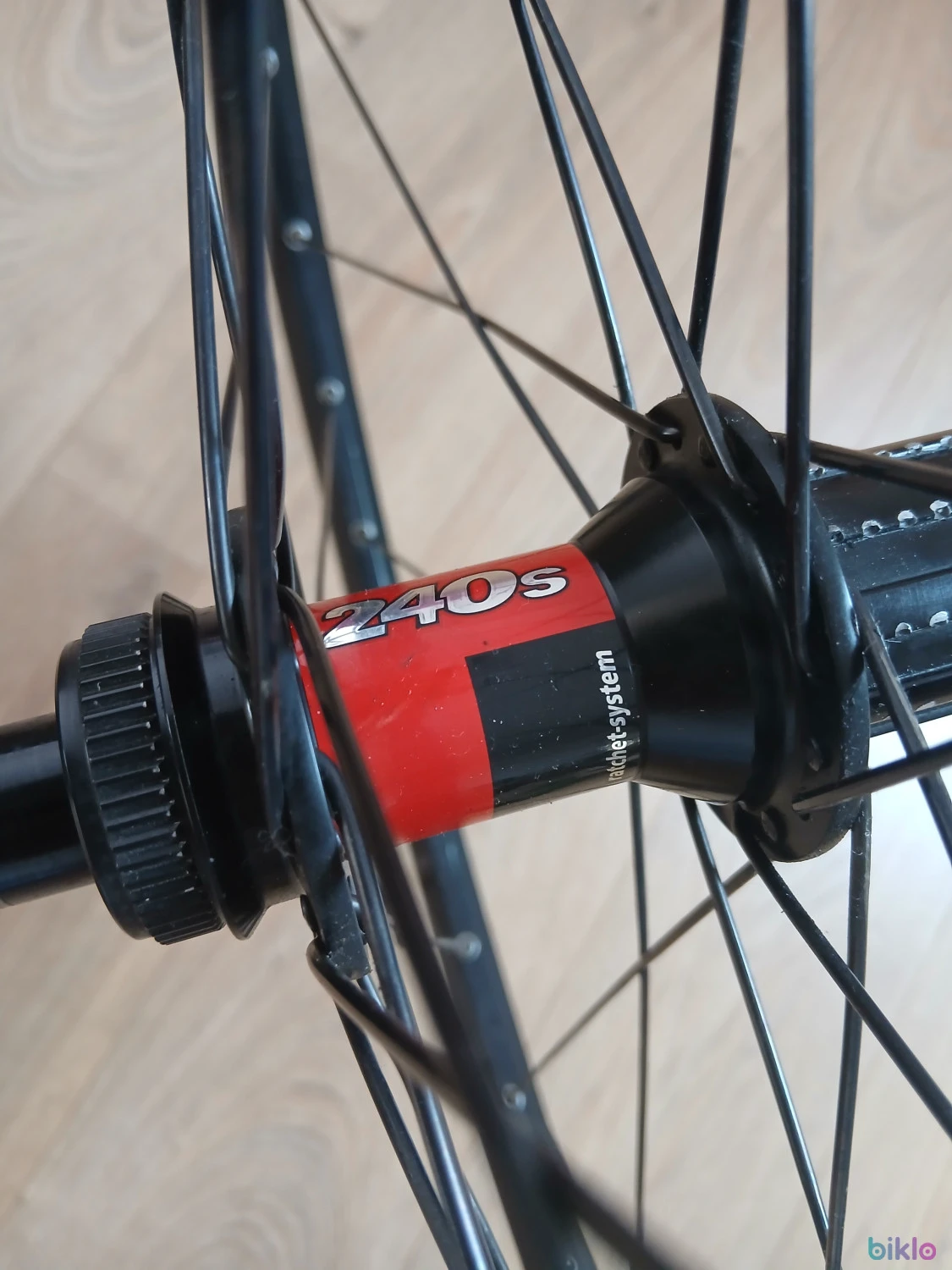 2. Set DT Swiss 240 disc