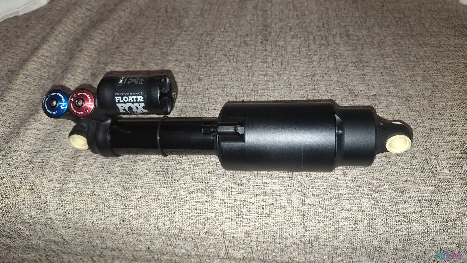 1. Fox Float x2 Performance 267x89mm 10.5"x3.5"