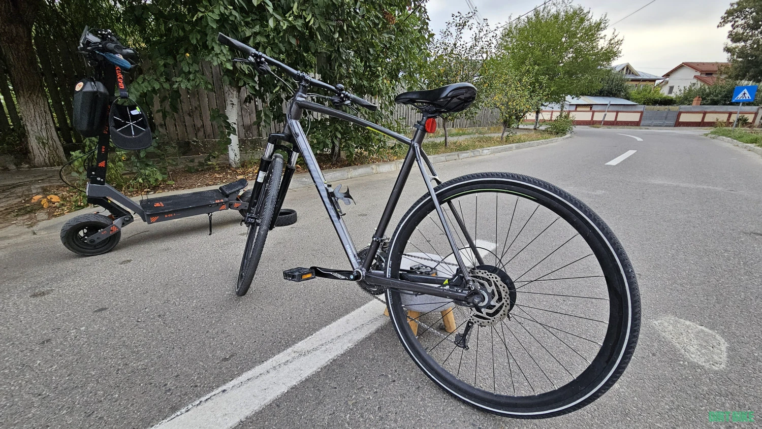 2. Bicicletă specialized semi-cursieră