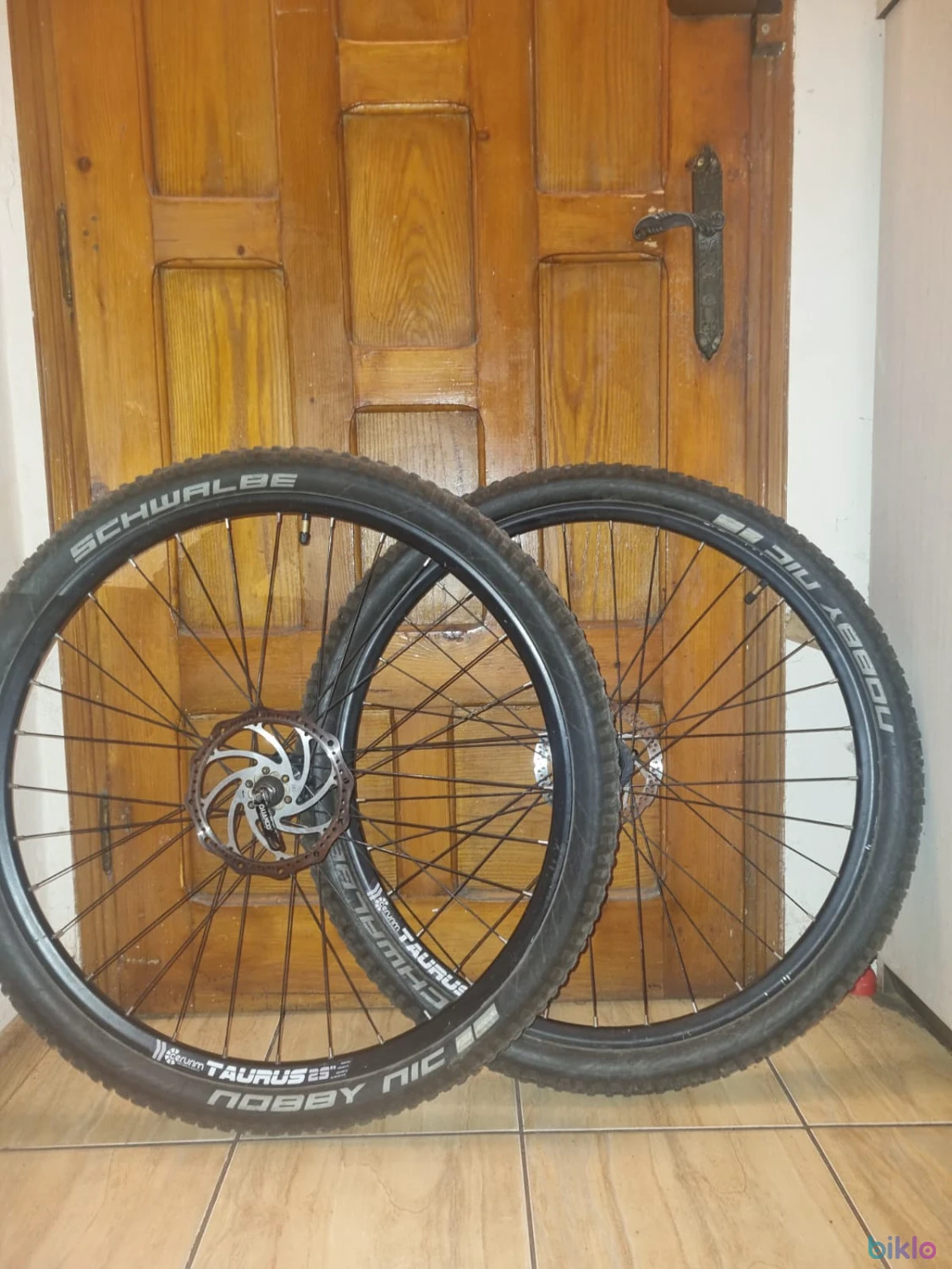 1. Vând roti pe 29 inch