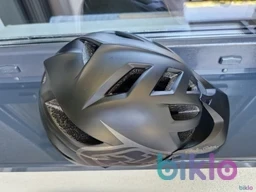 4. Casca Troy Lee Designs A1