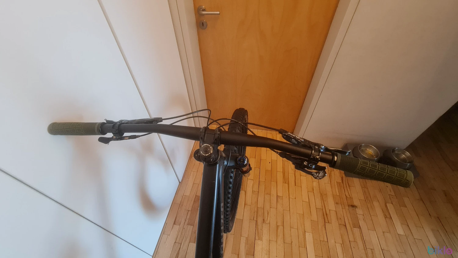 8. Specialized stumpjumper cu upgrade