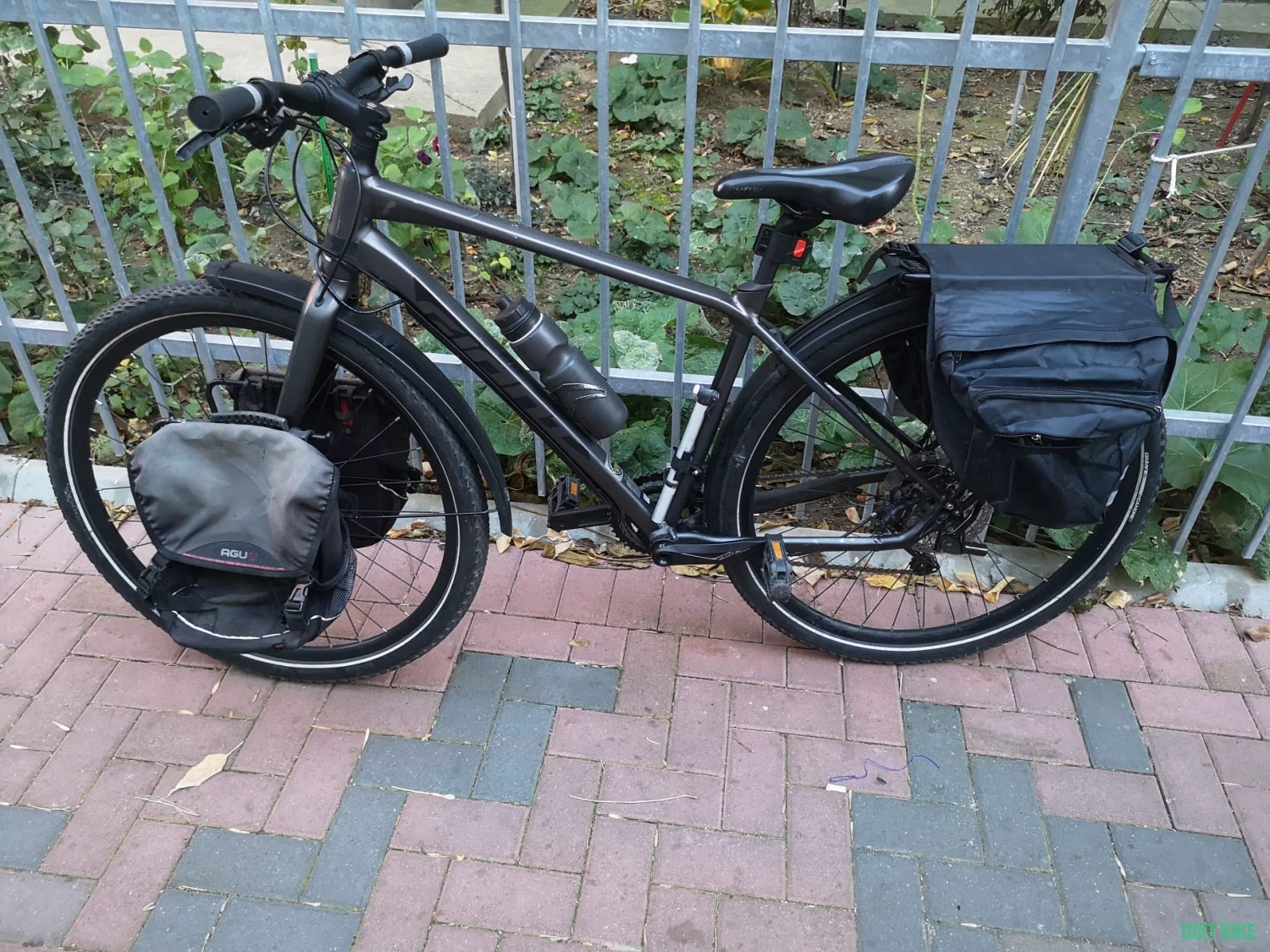 1. Giant ToughRoad SLR EX