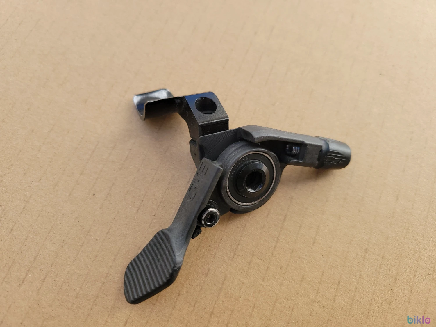 2. Maneta dropper OneUp V1 doar pentru I-Spec-II. (Folosită)