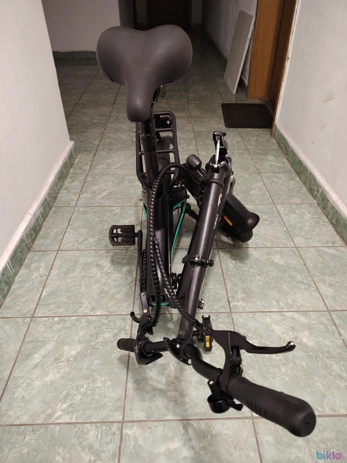 7. Bicicleta electrica pliabila HITWAY