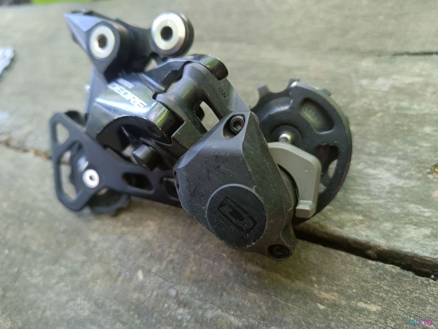 2. Groupset Shimano Deore M6000