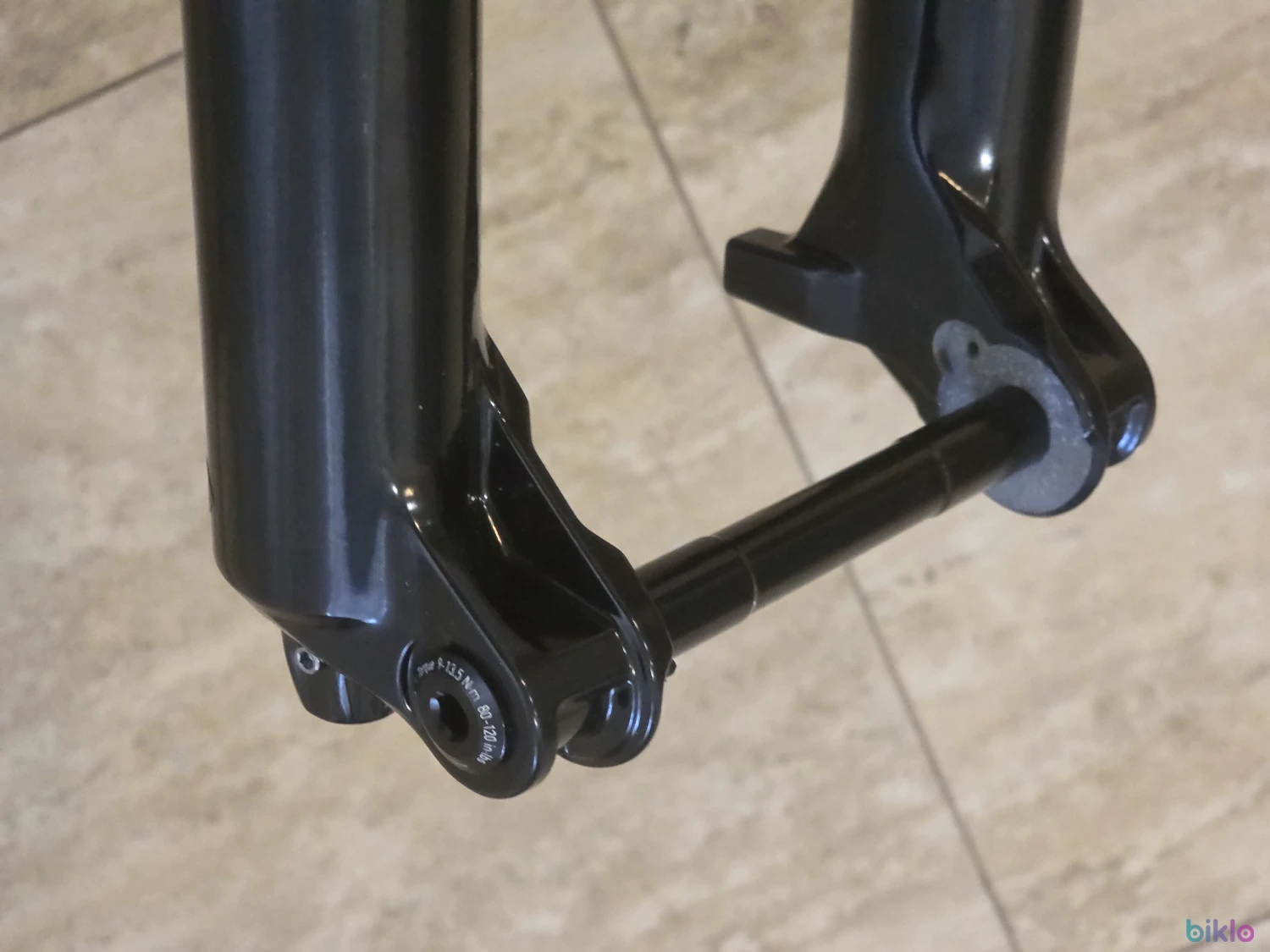5. Furca Suspensie RockShox Lyrik R 29-150mm Boost Tapered