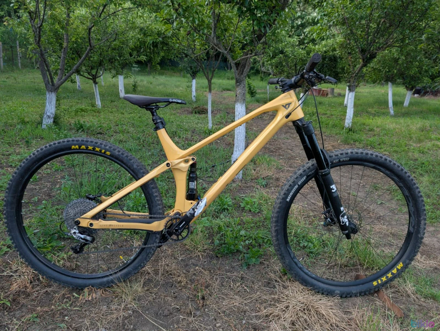 2. Bicicleta YT industries Izzo 2023