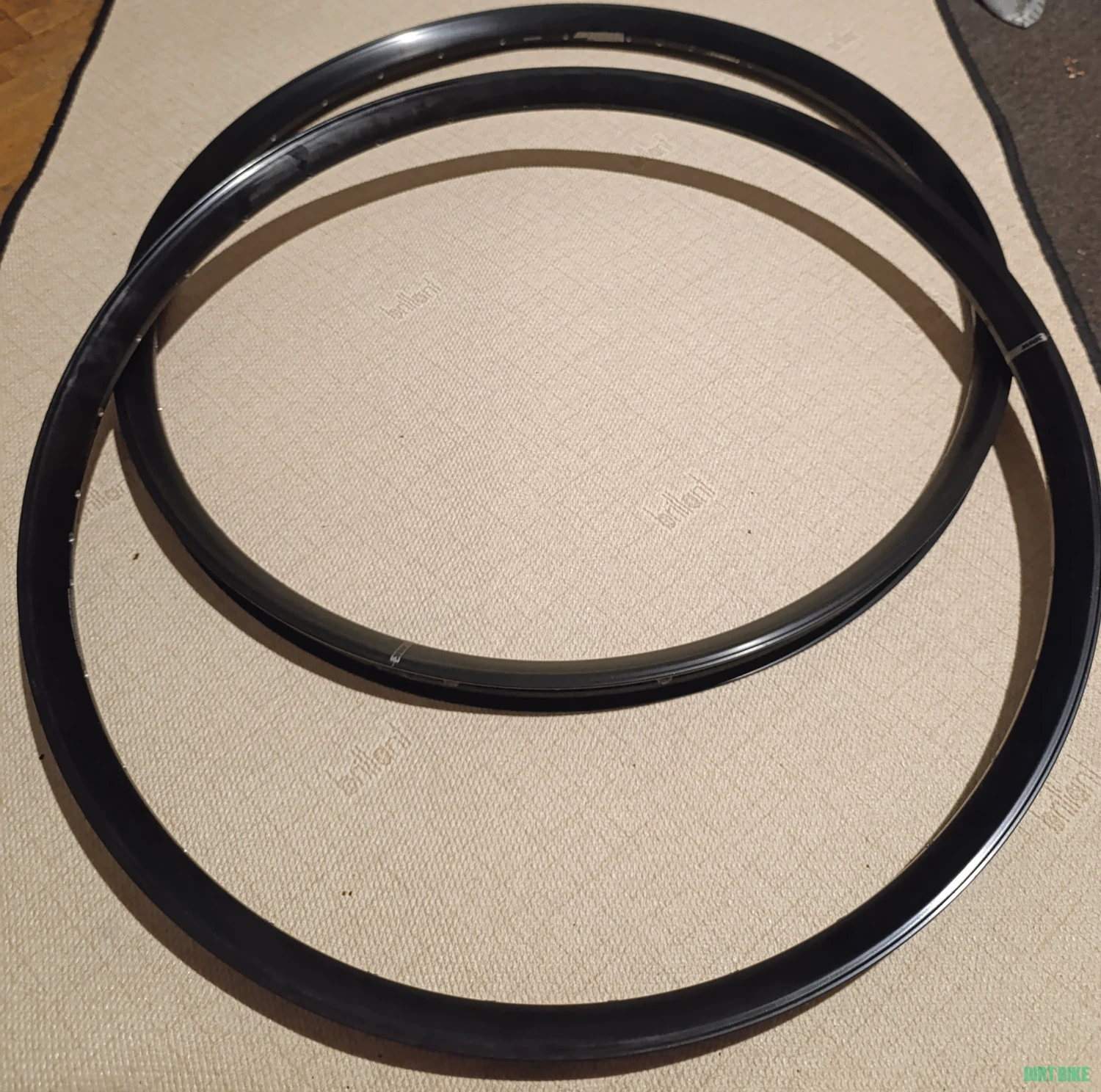 1. Mavic e-crossride 27.5 tubeless