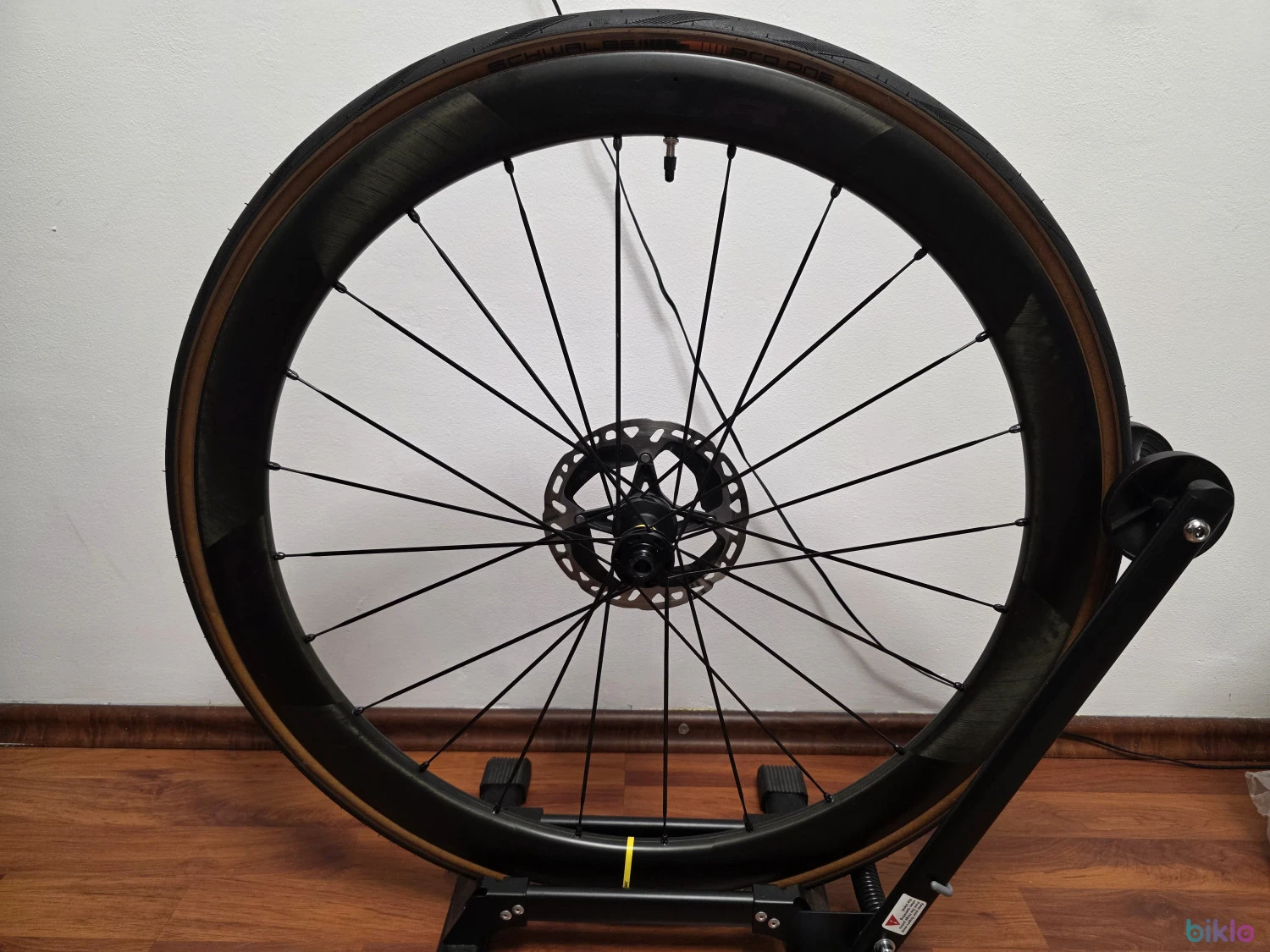 1. Vând roti Mavic SLR 45