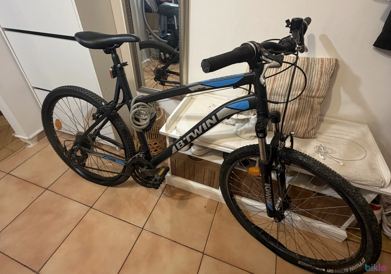 1. Vând bicicletă băieți