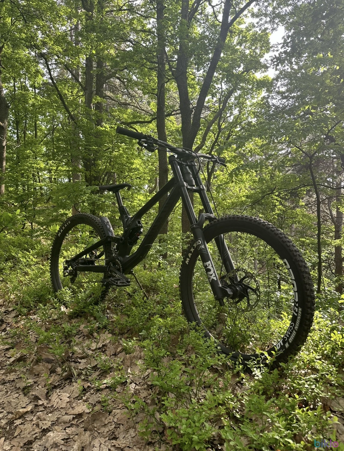 2. Canyon sender full fox 2021 stare ca nou