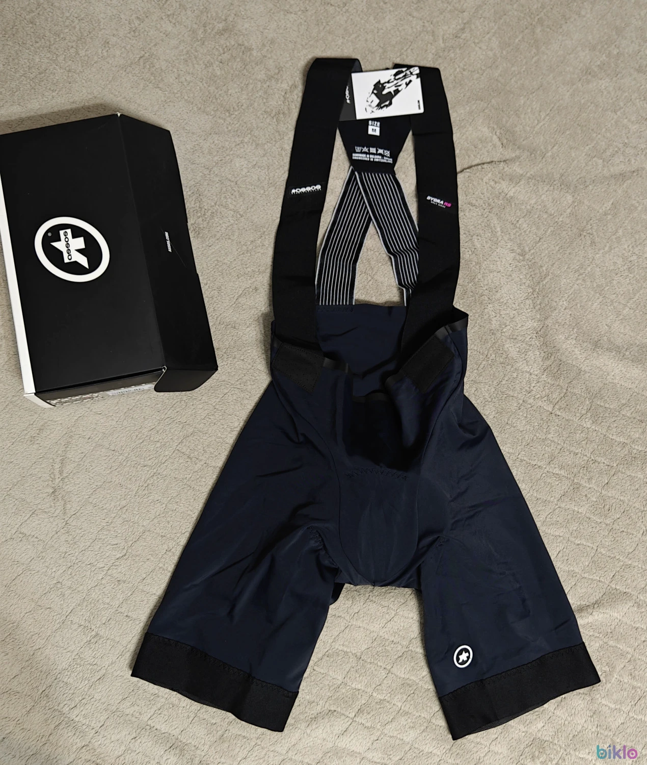 2. Pantaloni dama pt ciclism, ASSOS, model Dyora RS, noi, mar. M (mai degraba un S), colanti bicicleta cu bretele si burete