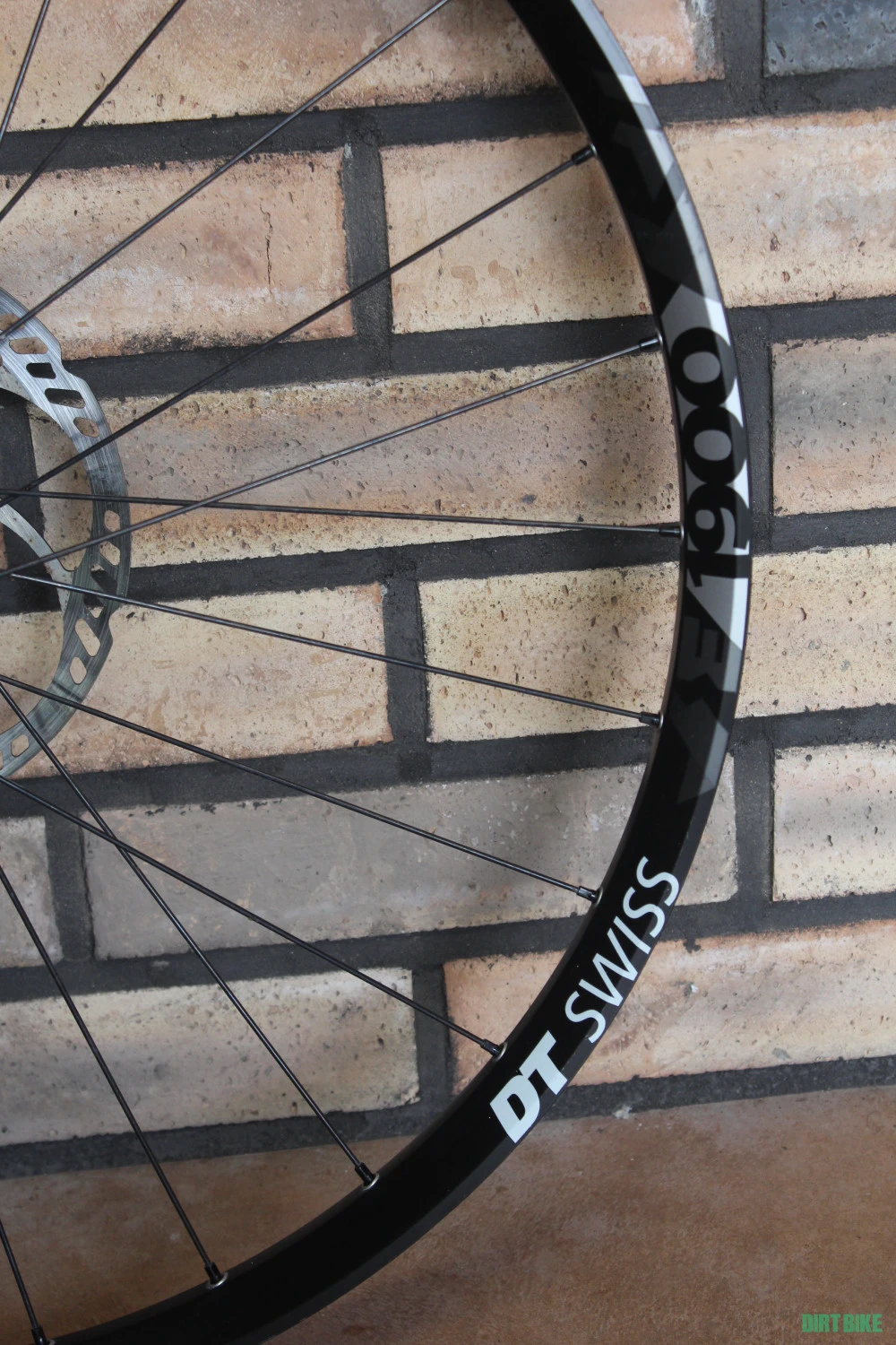 2. Roata DT Swiss Sram 27,5 fata cod:0113