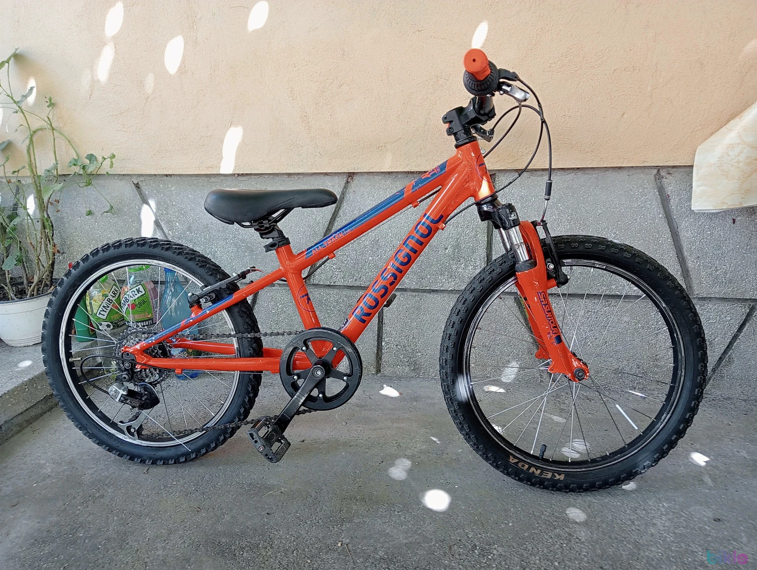 1. Mtb aluminiu cu suspensie Rossignol 7 V Shimano Altus roti 20 cadru mic 27 cm