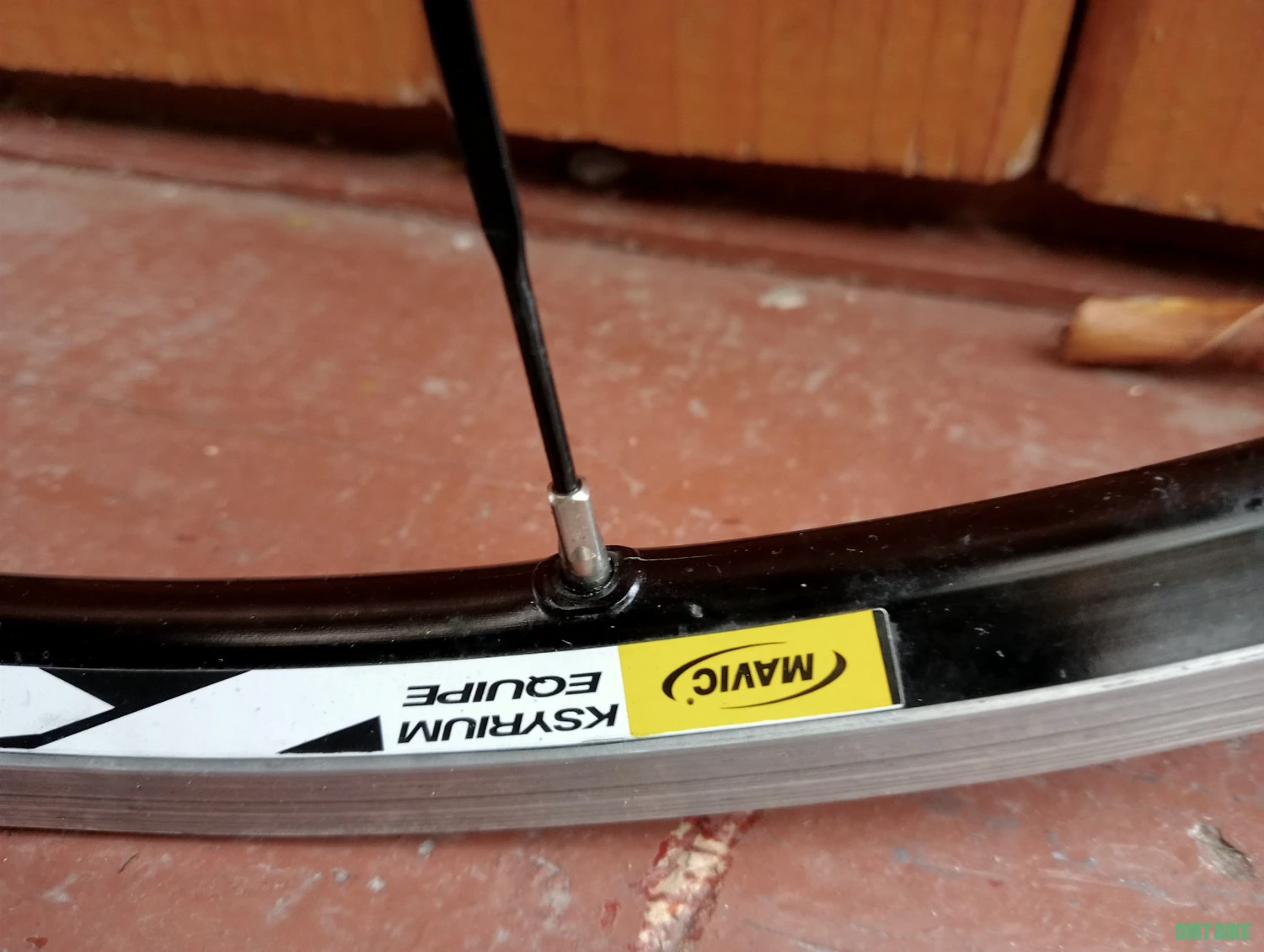 1. Roată spate Butuc Mavic Ksyrium Equipe rulmenți+ QR