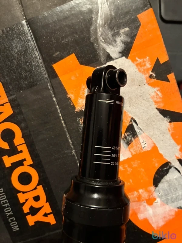 3. Shock RochShox Deluxe Select+ DebonAir 210x50