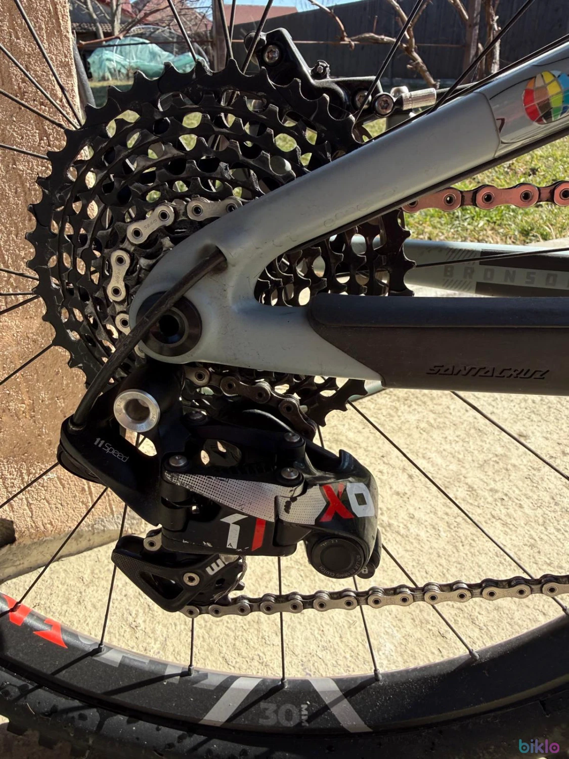 6. Vand Santa Cruz Bronson CC