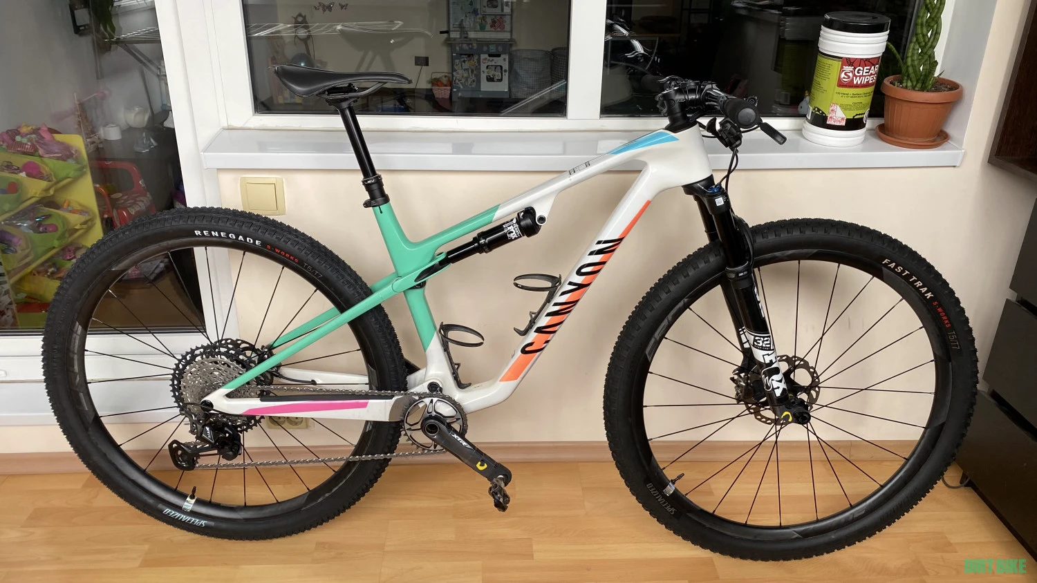 1. Canyon Lux CF 7 WC 2024 10 kg