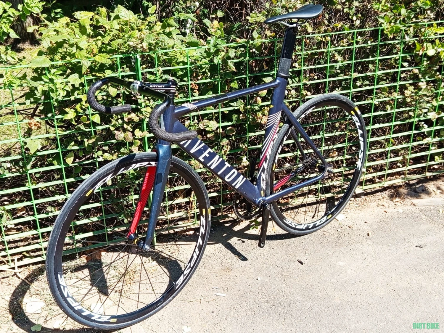 2. Bicicleta pista/fixa Aventon Mataro