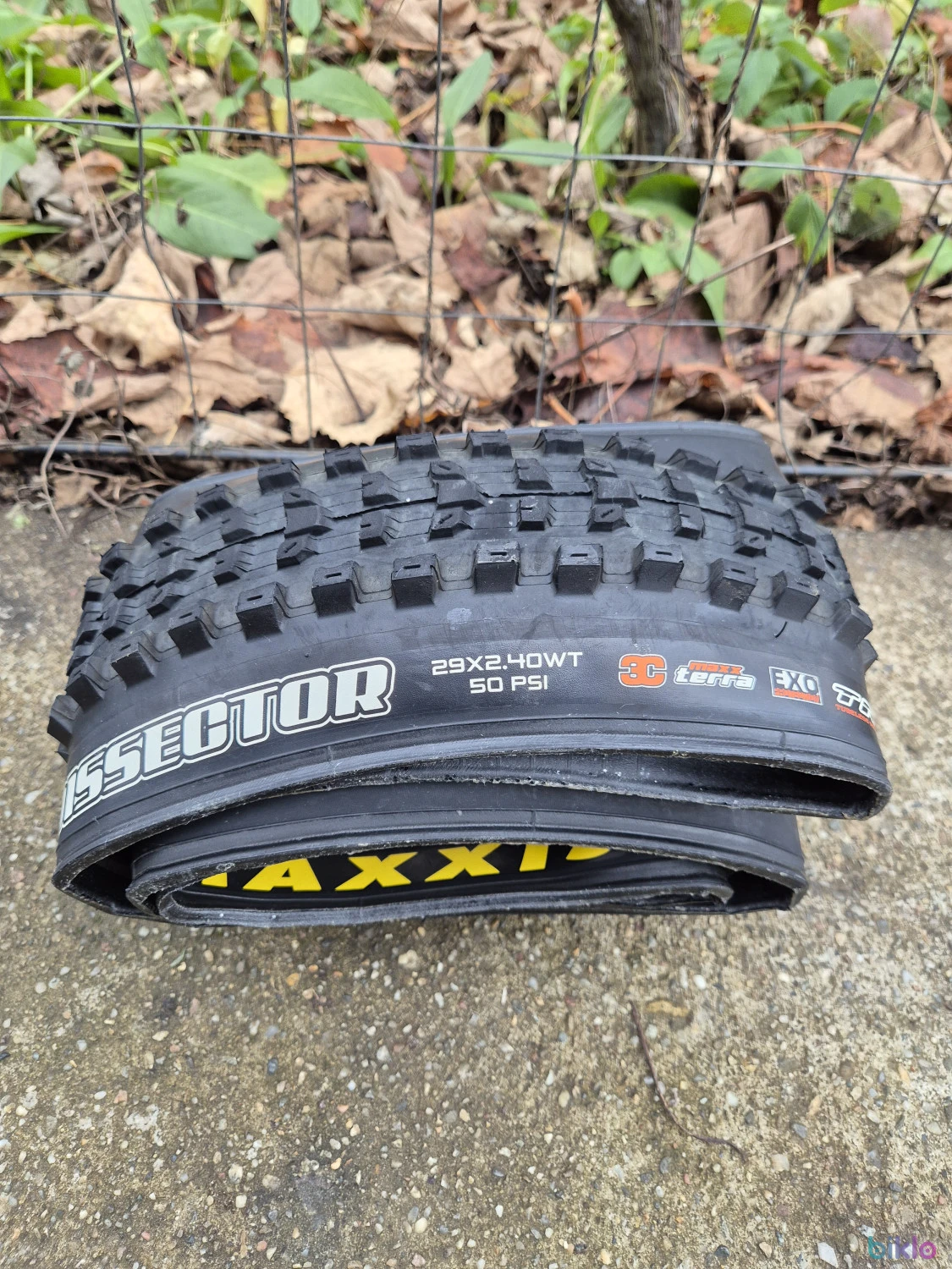1. Maxxis Dissector 29x2.40WT 3C MaxxTerra EXO TR