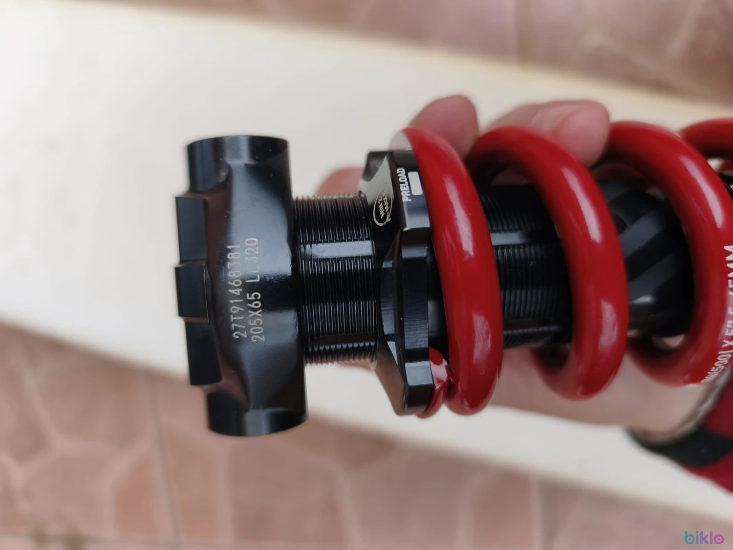 4. Shock amortizor spate RockShox Super Deluxe Ultimate 205 x 65 cu arc nou de 500