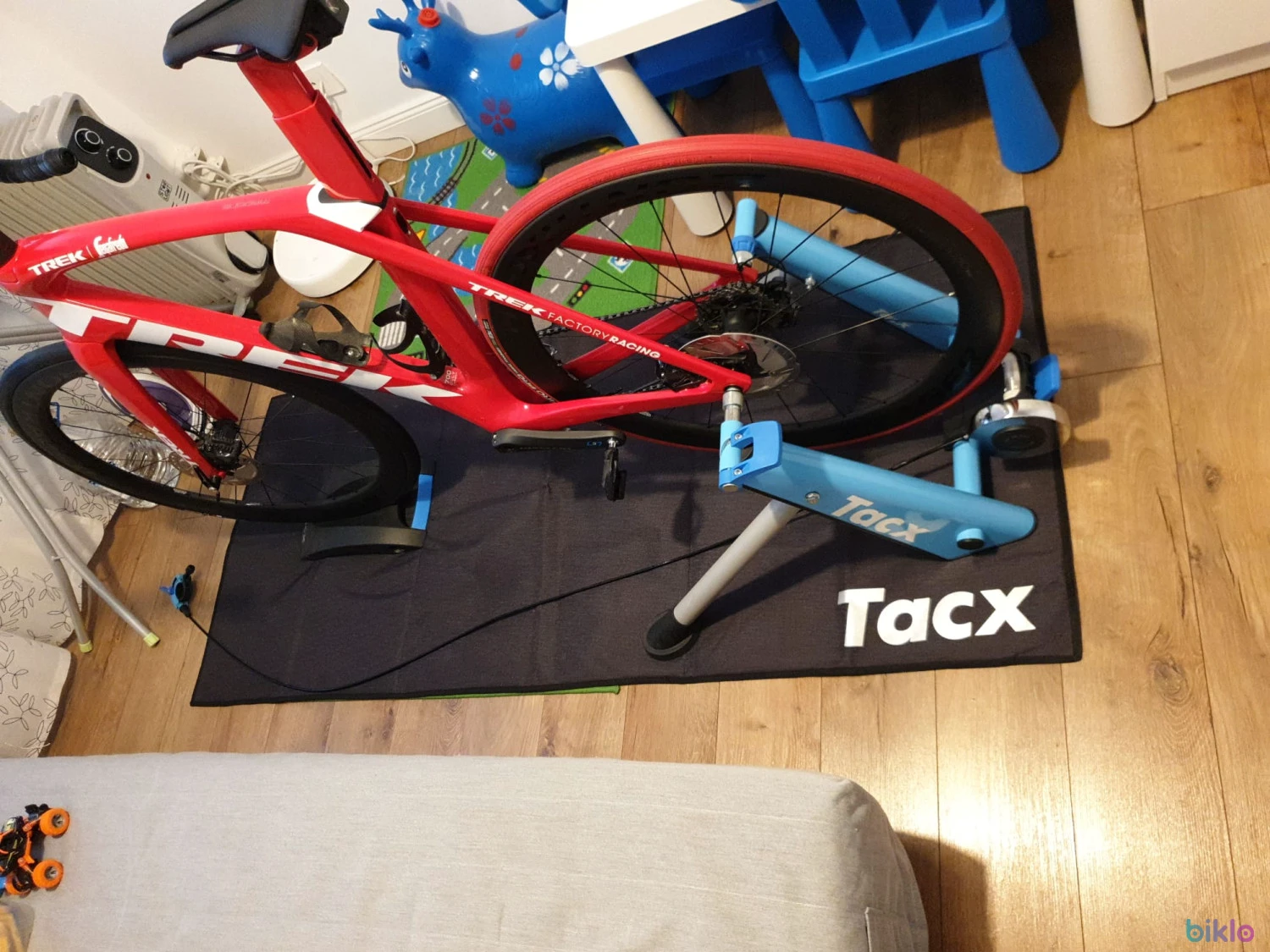 1. Combo +Trainer Tacx Blue Motion Pro + adaptor pt True Axle + anvelopa speciala