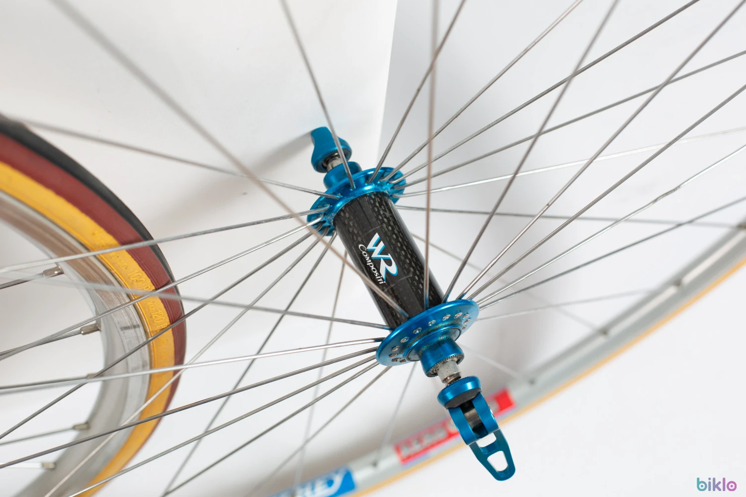 2. Roti cursiera 700C WR Compositi butuci carbon, caseta pt Campagnolo 10v vintage 2000s.