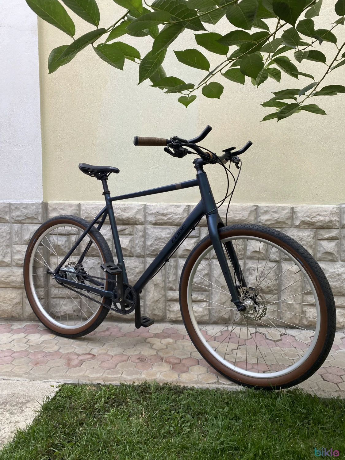 1. Trekking / City Bike / Cube Hyde Pro / Gates